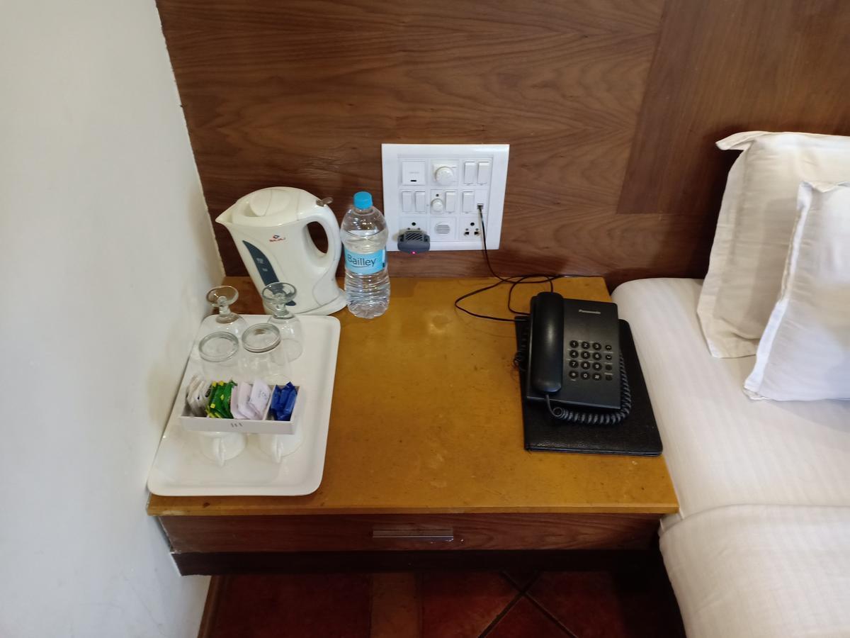 Hotel Chandralok โลนาวาลา ภายนอก รูปภาพ