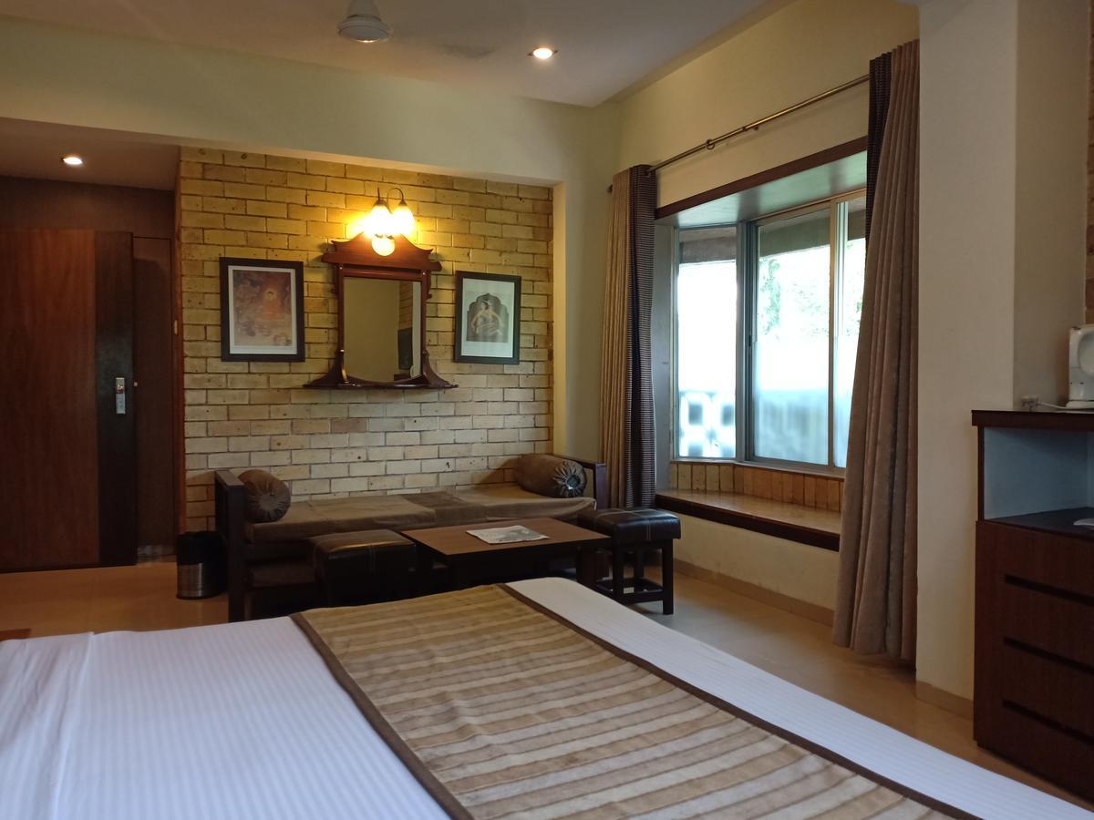 Hotel Chandralok โลนาวาลา ภายนอก รูปภาพ