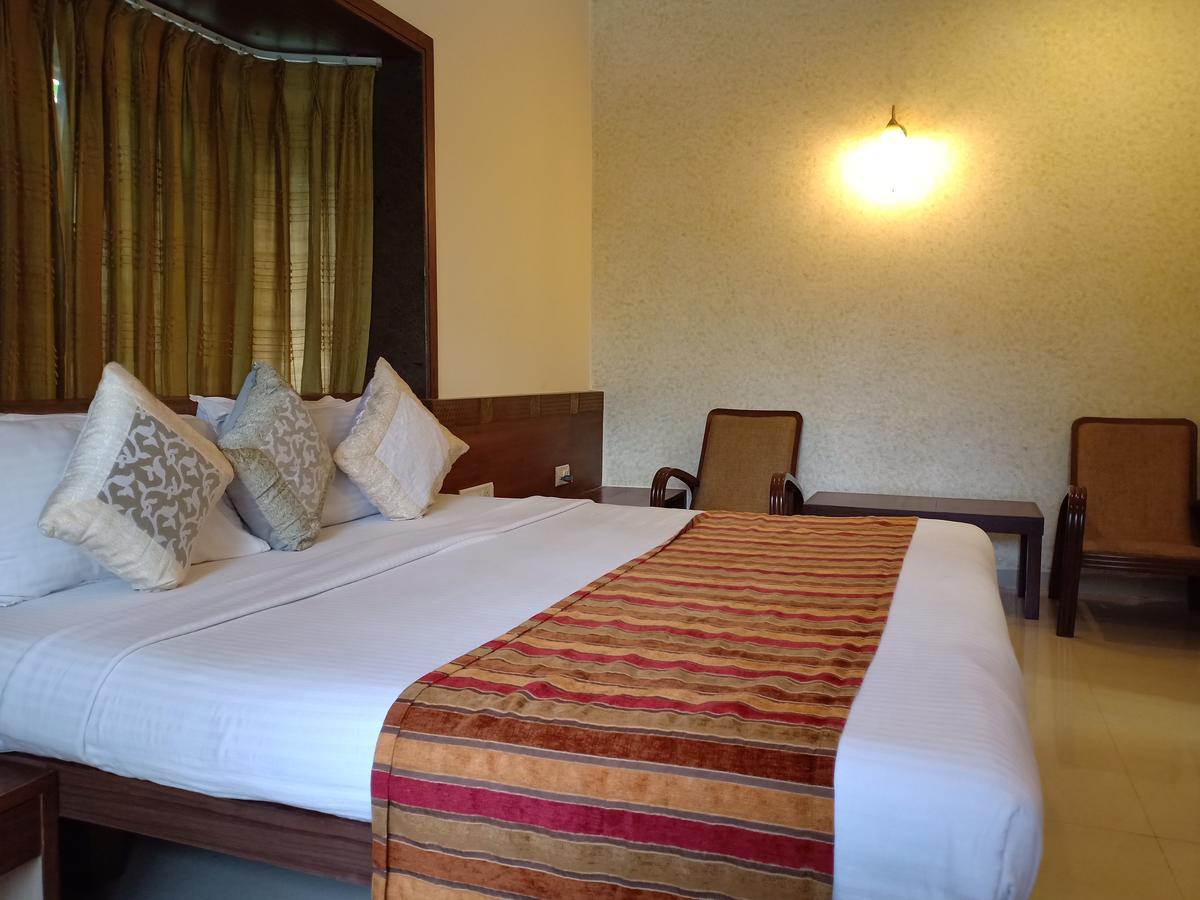 Hotel Chandralok โลนาวาลา ภายนอก รูปภาพ