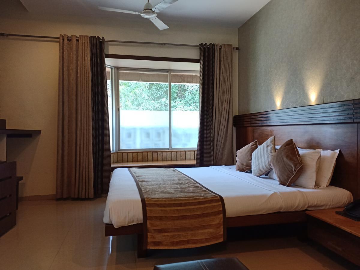 Hotel Chandralok โลนาวาลา ภายนอก รูปภาพ