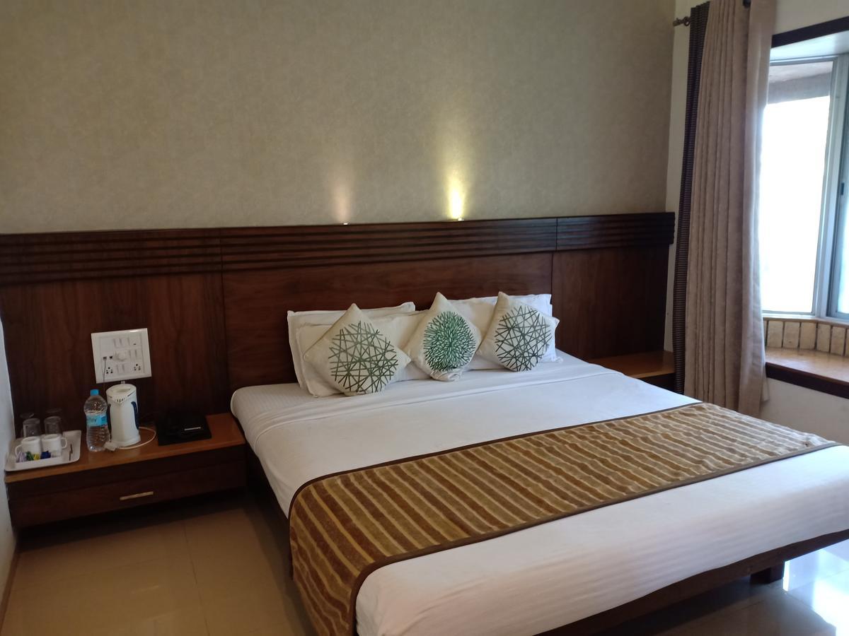 Hotel Chandralok โลนาวาลา ภายนอก รูปภาพ