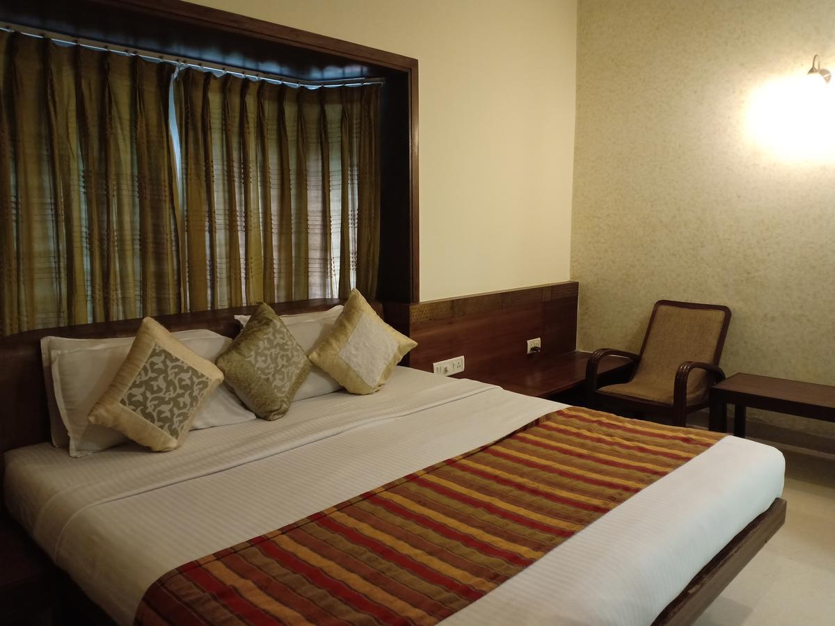 Hotel Chandralok โลนาวาลา ภายนอก รูปภาพ