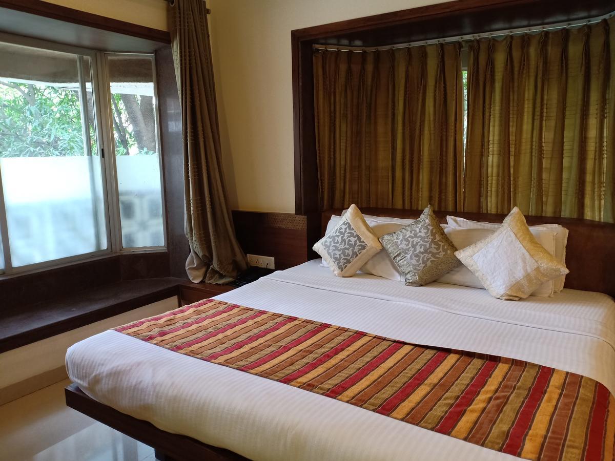 Hotel Chandralok โลนาวาลา ภายนอก รูปภาพ